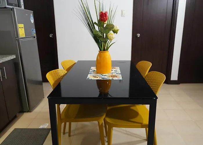 Hayahay Aparthotel 4*