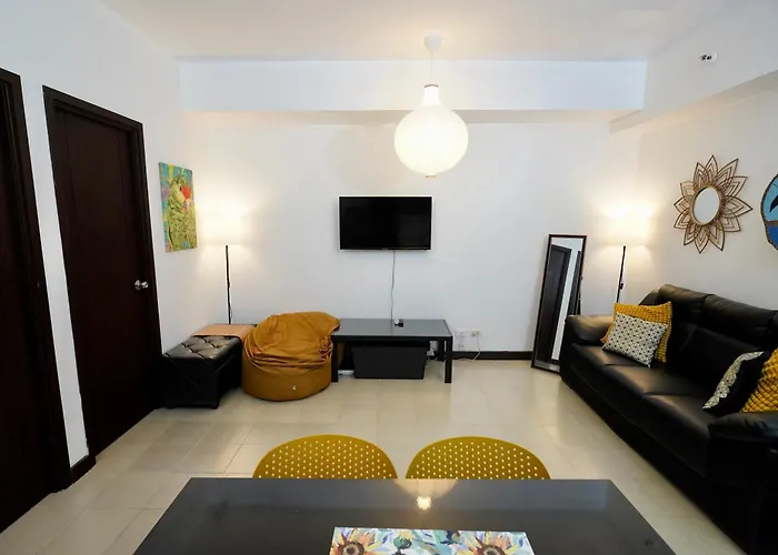 Hayahay Aparthotel 4*